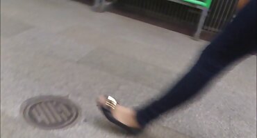 পাশবিক নিগ্রো বিভিন্ন ভঙ্গিতে সুন্দরীকে চুদছে। সেক্সি বিএফ