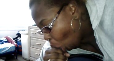 সুন্দরী গৃহিণীরা শুধু প্লাম্বারকেই সেক্সি বিএফ এইচডি দেয় না - লোডারদেরও দেয়!