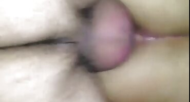 একটি স্কেটবোর্ডে একটি মেয়েকে চুদেছে হিন্দি সেক্সি বিএফ যাতে সে দূরে সরে না যায়।