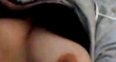 ক্লিয়া সেক্সি বিএফ দাও তার জন্মদিনের জন্য লোকটিকে অন্য মুরগির সাথে যৌনসঙ্গম করেছে