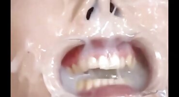 ব্রিটনি লাইট বাথরুমে তার স্বামীর বন্ধুকে চুদছে। সেক্স ভিডিও সেক্সি ভিডিও