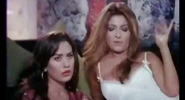 রাশিয়ান ছাত্র তার চোখের সামনে রাষ্ট্রদ্রোহিতার বাংলা সেক্সি বিএফ জন্য তার বন্ধুর প্রতিশোধ নেয়।