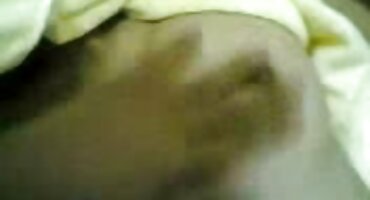 মহিলারা চিৎকার করে চিৎকার করে এবং সেক্সি সেক্সি বিএফ প্যান্টি বাতাসে নিক্ষেপ করা হয়েছিল।