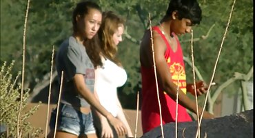 সুন্দরী লেক্সির সেক্সি বিএফ বাঙালি ঝুলন্ত তরমুজ থেকে দুধের ফোয়ারা