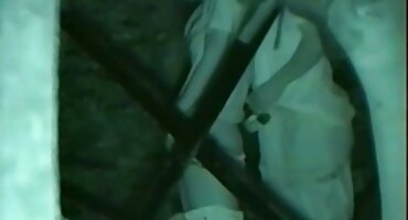 সৎপুত্র তার সৎ মায়ের দিকে এতটাই সরলভাবে তাকালো যে সে তাকে পাছায় আঘাত করার সিদ্ধান্ত নিয়েছে। সেক্সি বিএফ বাংলা