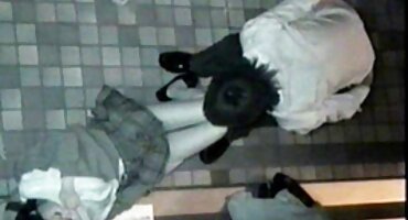 লাশ এমিলি লোকাল সেক্সি বিএফ টয়লেটে ঠিক otjahat করার জন্য নিজেকে দিয়েছিলেন