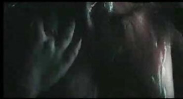 একজন হোস্টেলের বাসিন্দা একজন নতুন পরিচ্ছন্নতাকারী মহিলাকে দেখে শিশ্ন ভাই বোনের সেক্সি ভিডিও পরিষ্কার করতে বললেন।